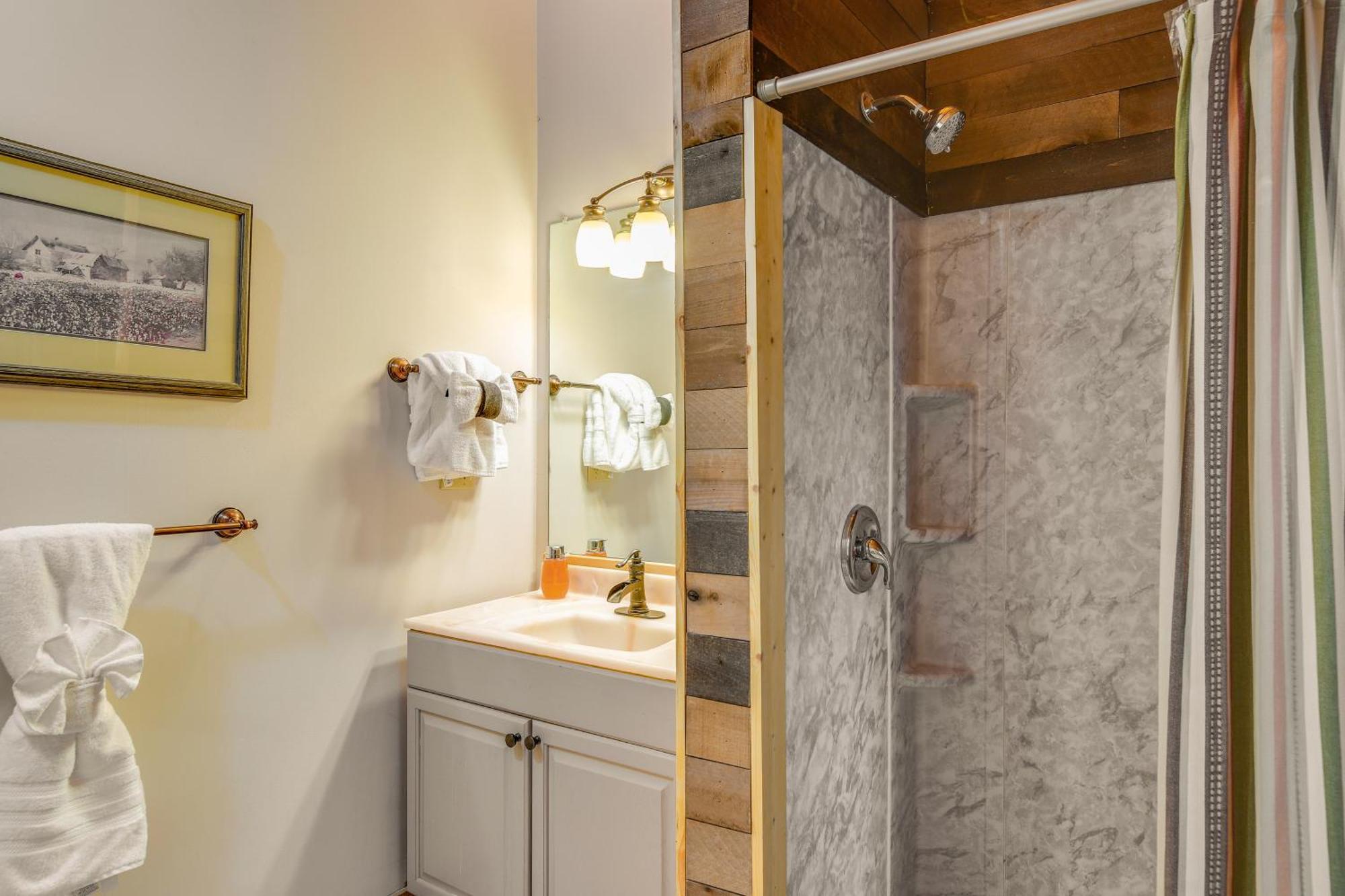 Pet-Friendly Gatlinburg Retreat With Hot Tub! Villa Exterior photo